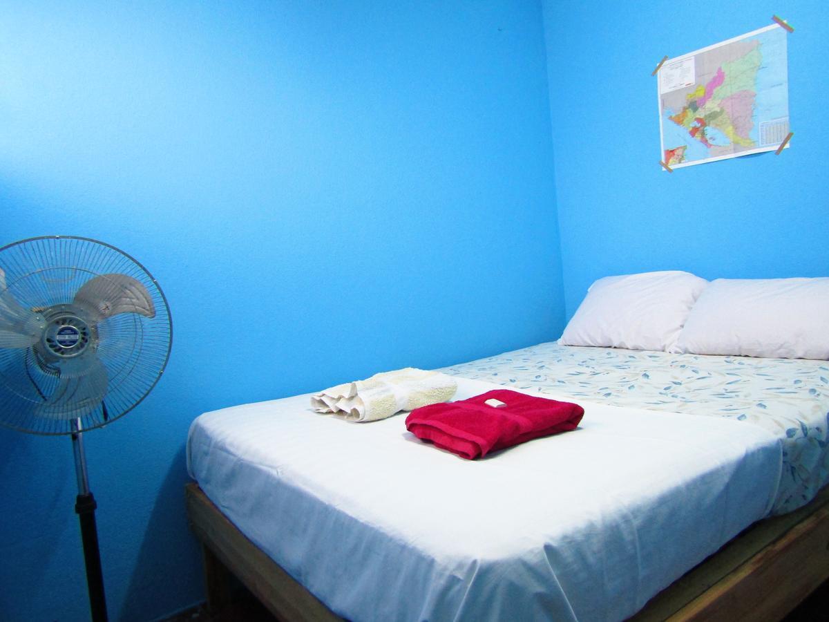 Hostal Mariella Estelí エクステリア 写真
