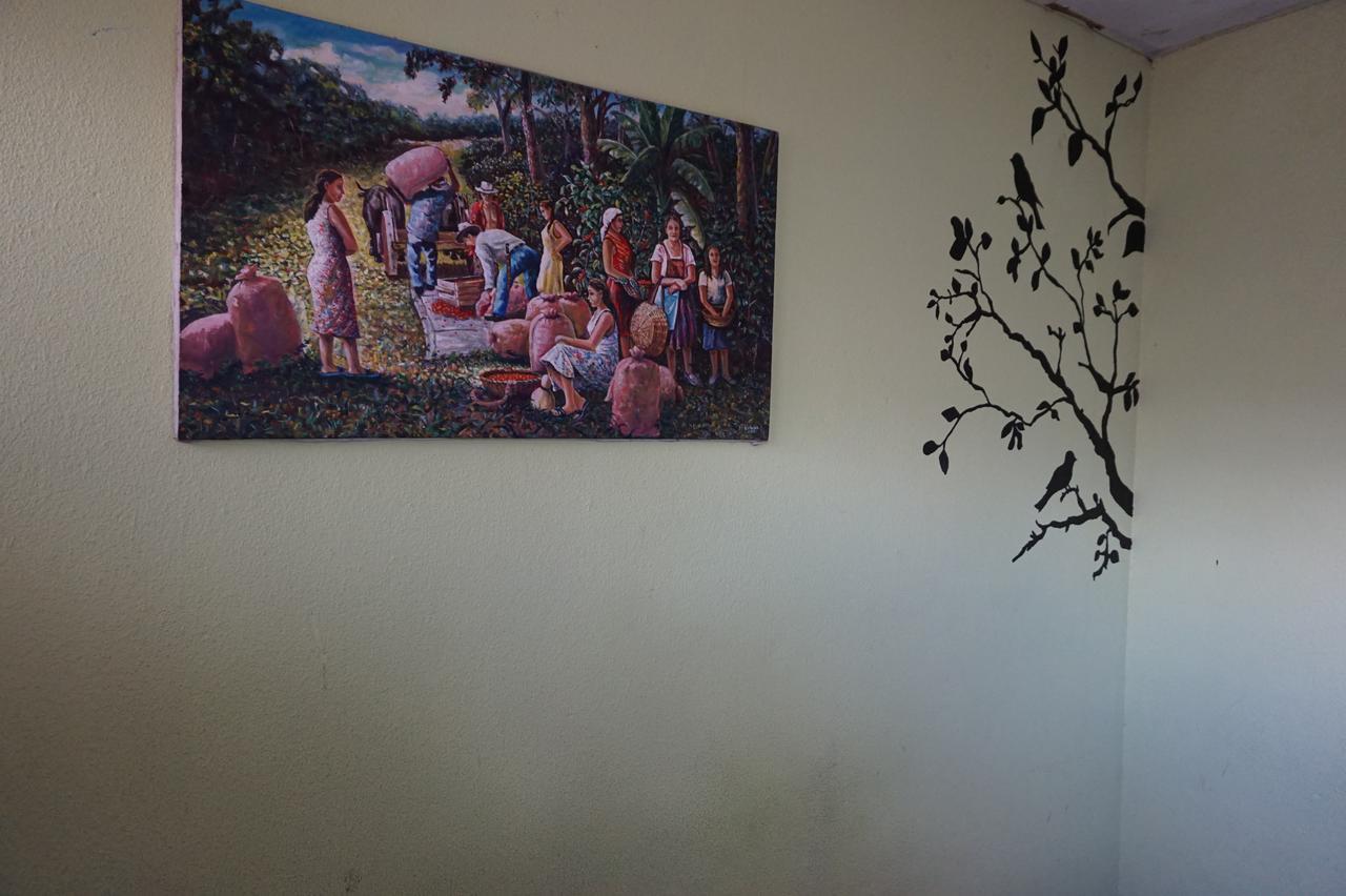 Hostal Mariella Estelí エクステリア 写真